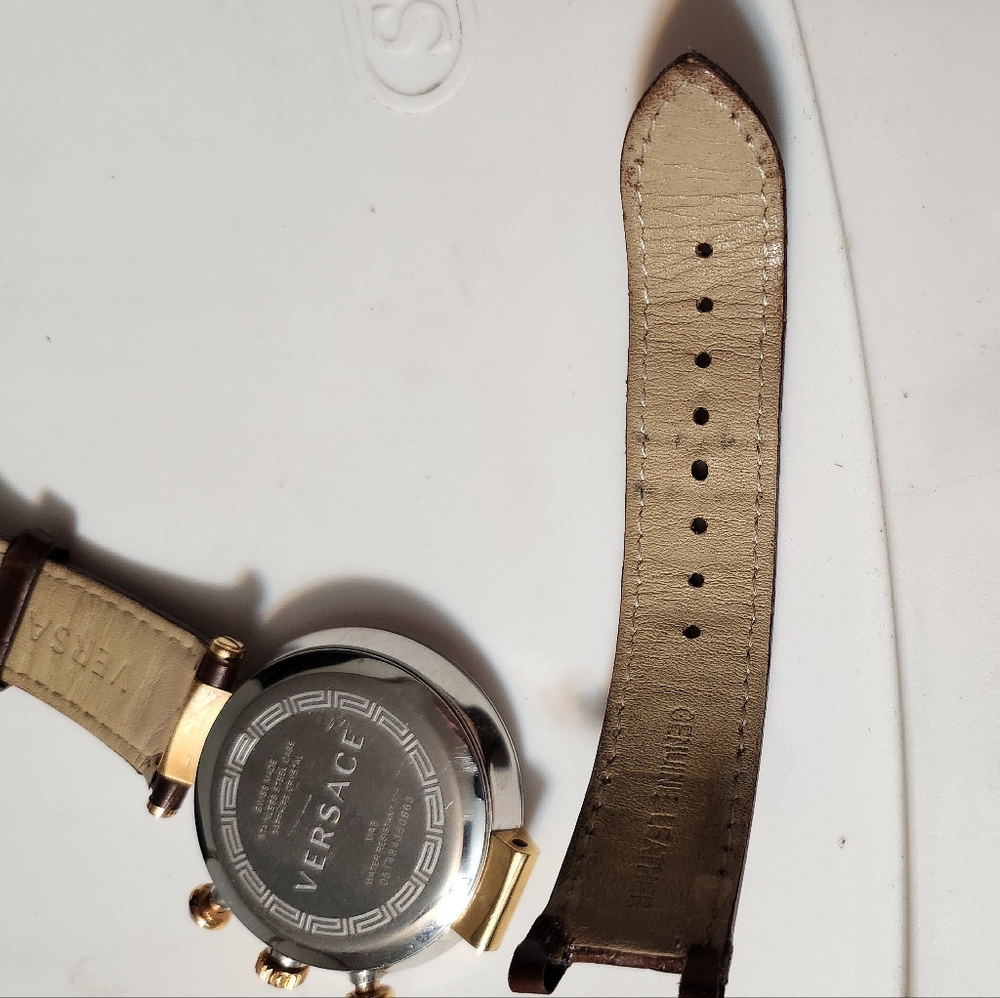 Great Versace Watch - Picture 10 of 12